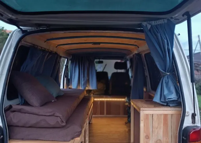 Kamp alanı Campervan To Rent For Over 25 Years Old